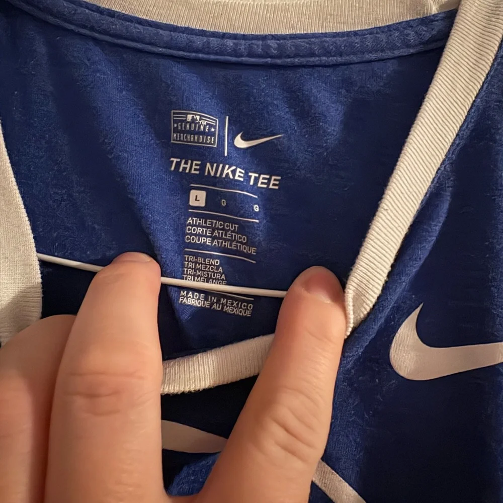 Cubs Nike tshirt - Picture 3 of 3